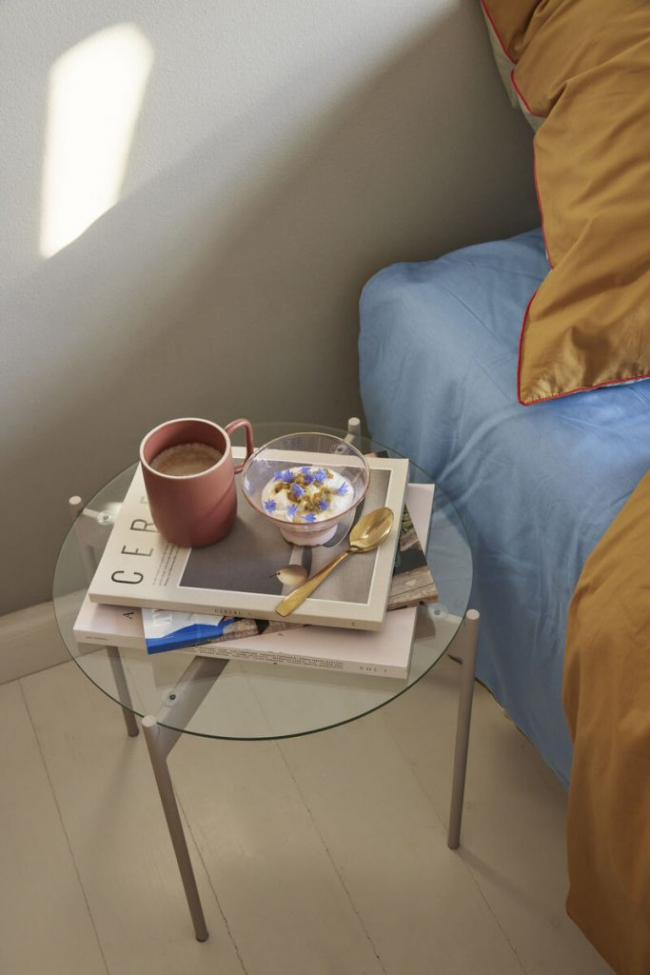 Oldalsó asztal 'Beam'- Homok - Reforma Sthlm