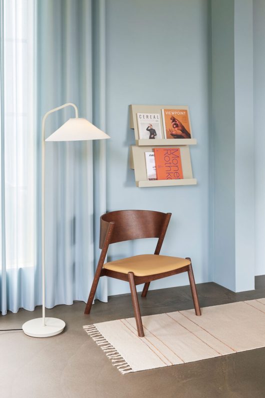 Újságtartó 'Slope' - Bézs