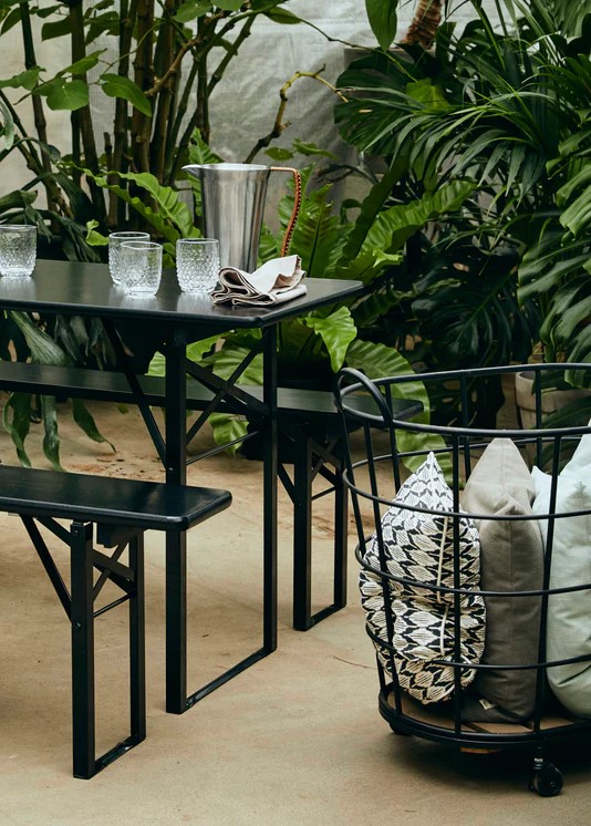 Stålkorg på hjul - Fekete