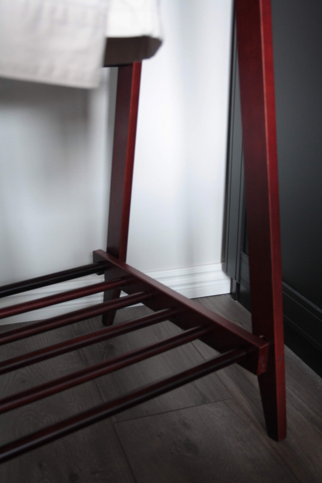 Confident ruhafogó cipőtartóval - Dió