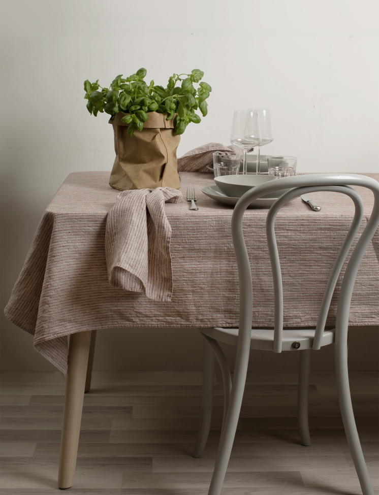 Terítő 'Linus' 145x250- Piros/Fekete