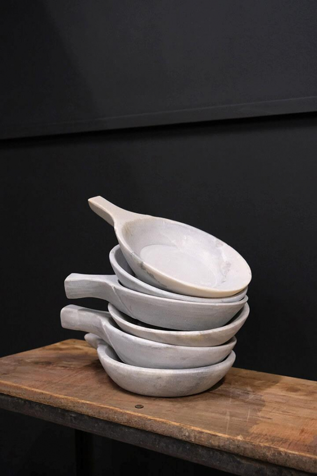 Ozan fogantyús tál - Márvány