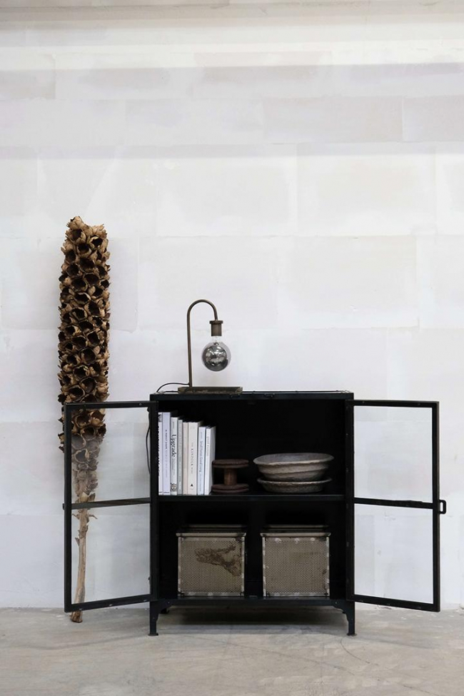 Barack 2 ajtós üvegszekrény - Fekete